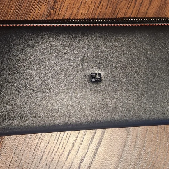 Carolina Herrera Men's Leather Wallet - Picture 2 of 5